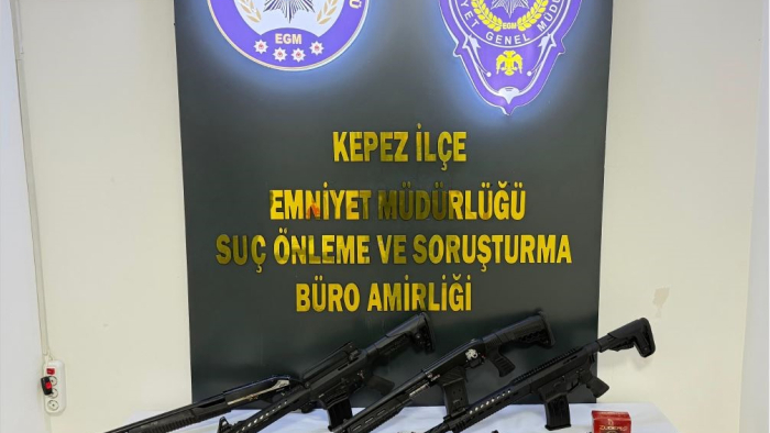 Kepez'de şafak operasyonu: 11 adrese eş zamanlı baskın
