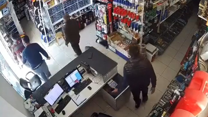 Antalya'da depremi fark edince sokağa fırladılar