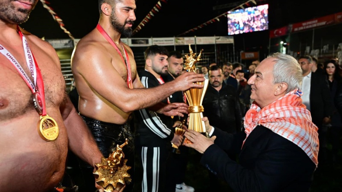 Kepez'in başpehlivanı Enes Doğan