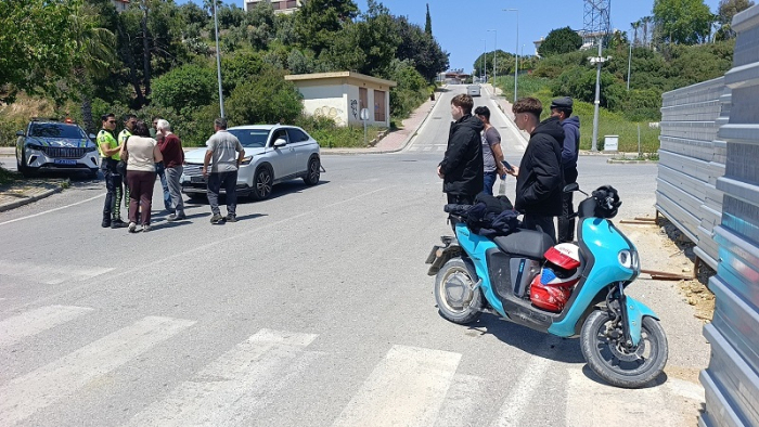 Manavgat’ta Otomobil ile Motosiklet Çarpıştı: 1 Yaralı