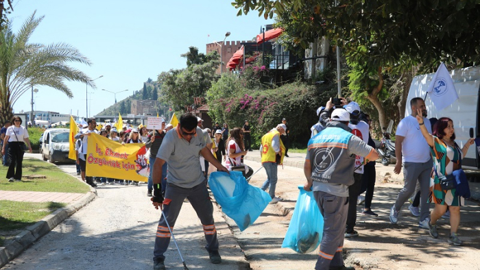Alanya’da 1 Mayıs Coşkusu: Kutlama ve Mesai Bir Arada