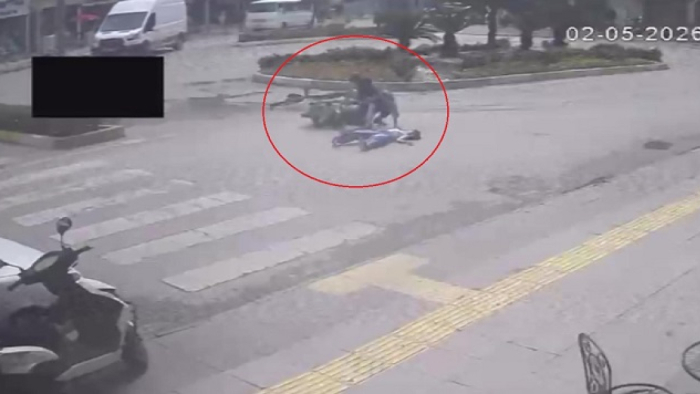 Manavgat’ta Feci Kaza: Yaralı Baba Acısını Unutup Kızına Koştu