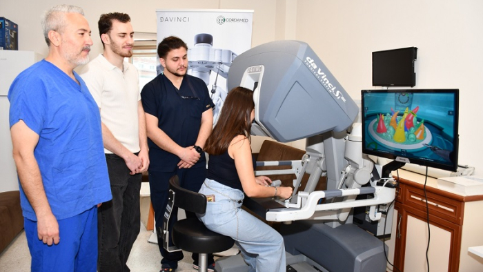 Alanya’da Robotik Cerrahi Eğitimi Düzenlendi
