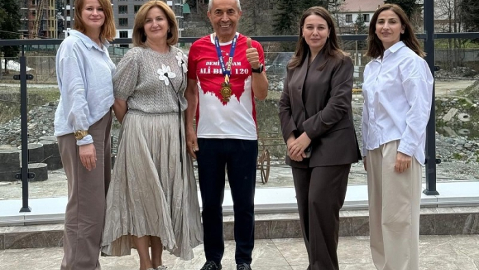 ‘Demir adam’ Kazan Maratonu’na performansıyla damga vurdu