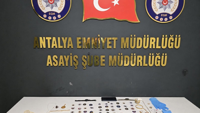 Antalya'da 410 Bin liralık Ziynet Eşyası Çalan Hırsız Tutuklandı