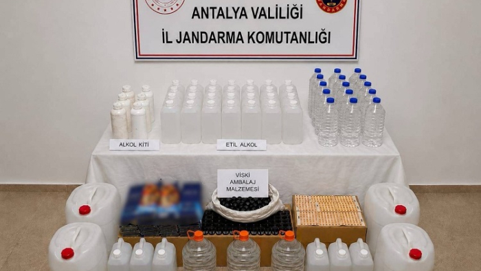 Antalya'da 160 litre etil alkol ele geçirildi