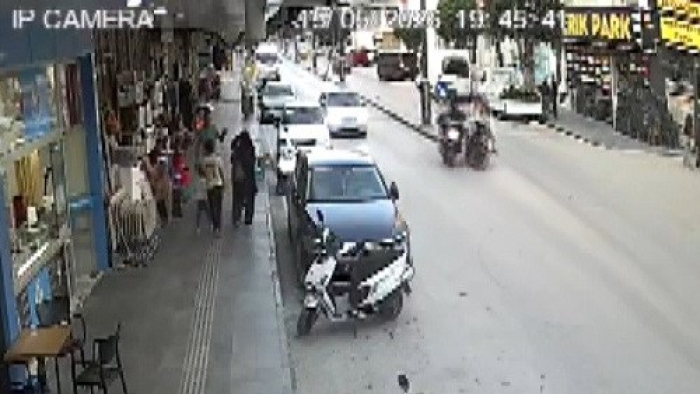 Serik’te iki motosiklet çarpıştı: 3 yaralı