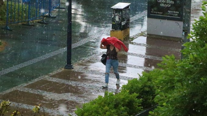 Antalya'da mayısta sağanak ve dolu sürprizi