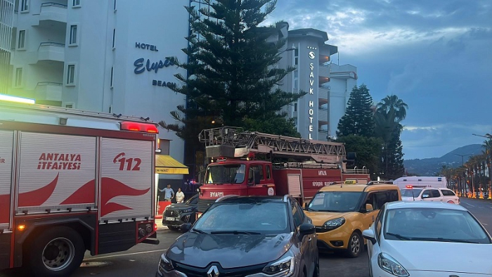 Alanya'da otel mutfağında çıkan yangın korkuttu