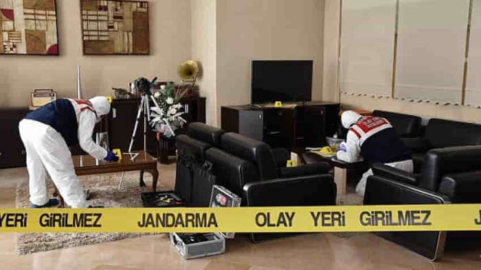 Alanya'da yabancı turist otel odasında ölü bulundu