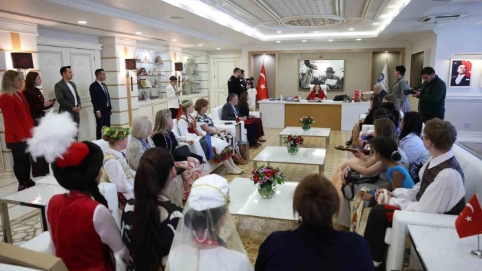 Antalya’da Dünya Çocukları Buluştu: 9 Ülkeden Renkli Festival