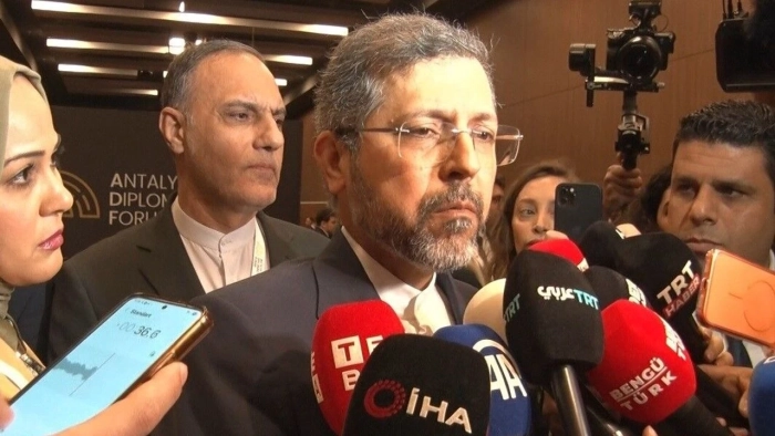 İran Dışişleri Bakan Yardımcısı Said Hatibzade "Diplomasinin kullanıldığı ve ardından yeniden savaş başlatıldığı bu kısır döngü sona ermeli"